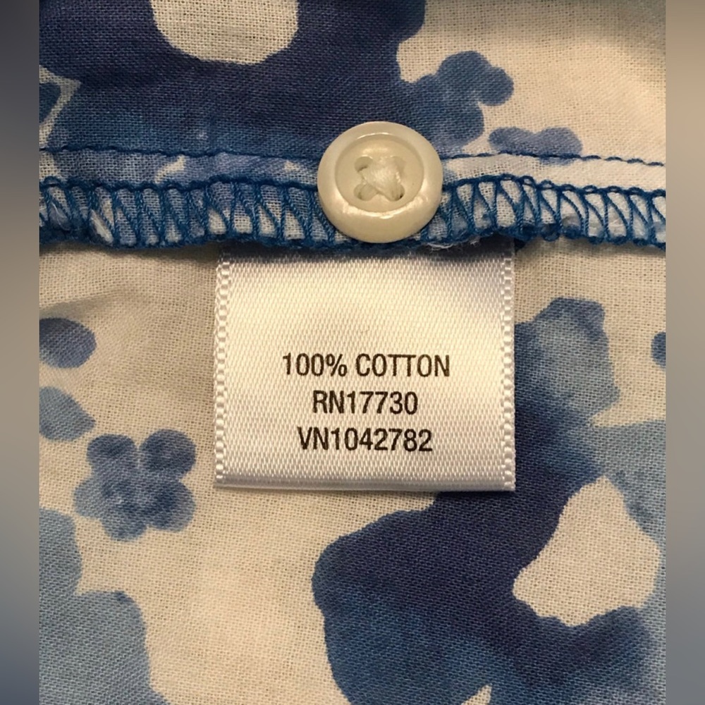 Cherokee Blue Flower Floral Print Blouse 
Size Small 6 / 7 
Hawaiian Button Down - Picture 12 of 12